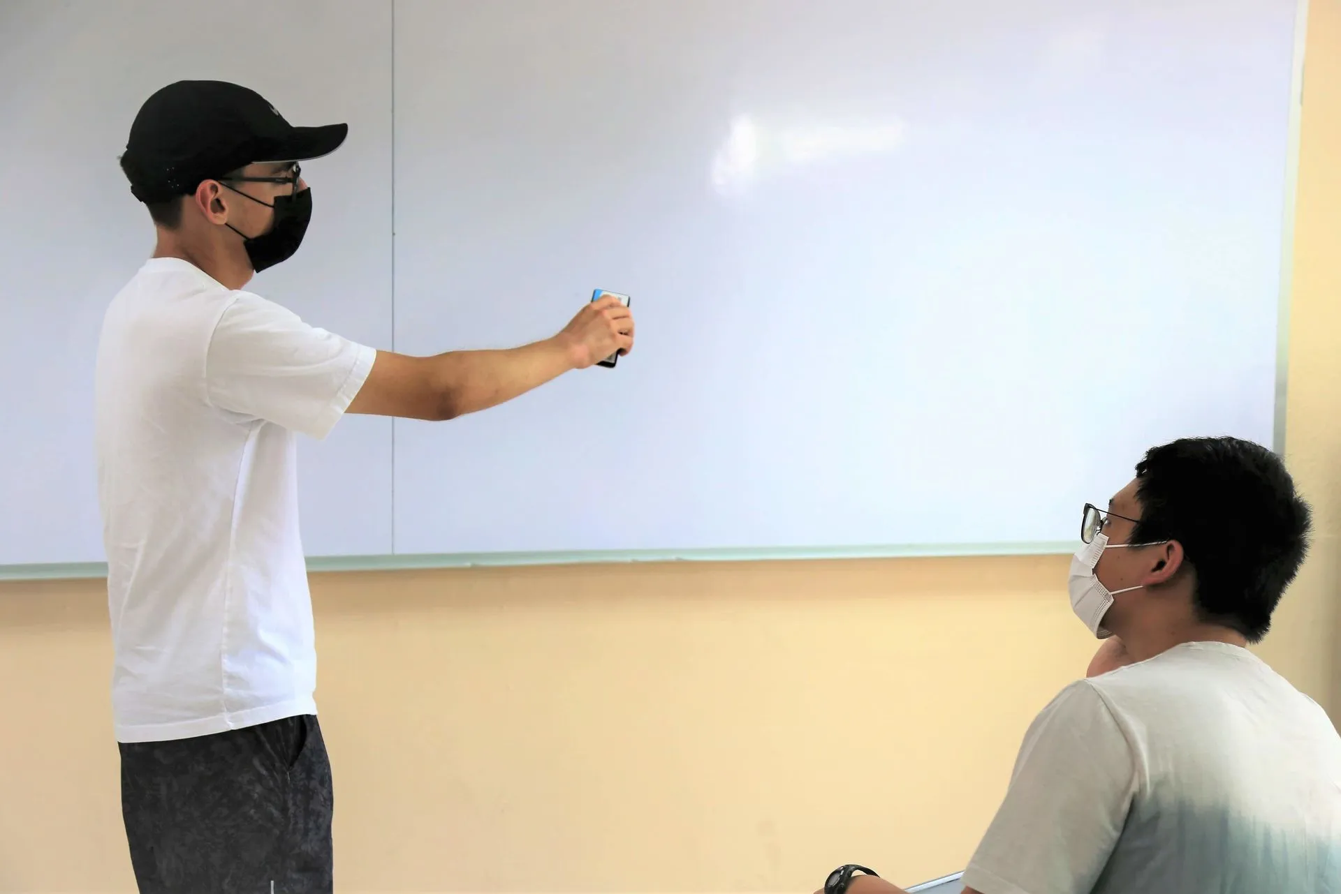 Alumnos PrepaTec preparándose para la Olimpiada Matemática