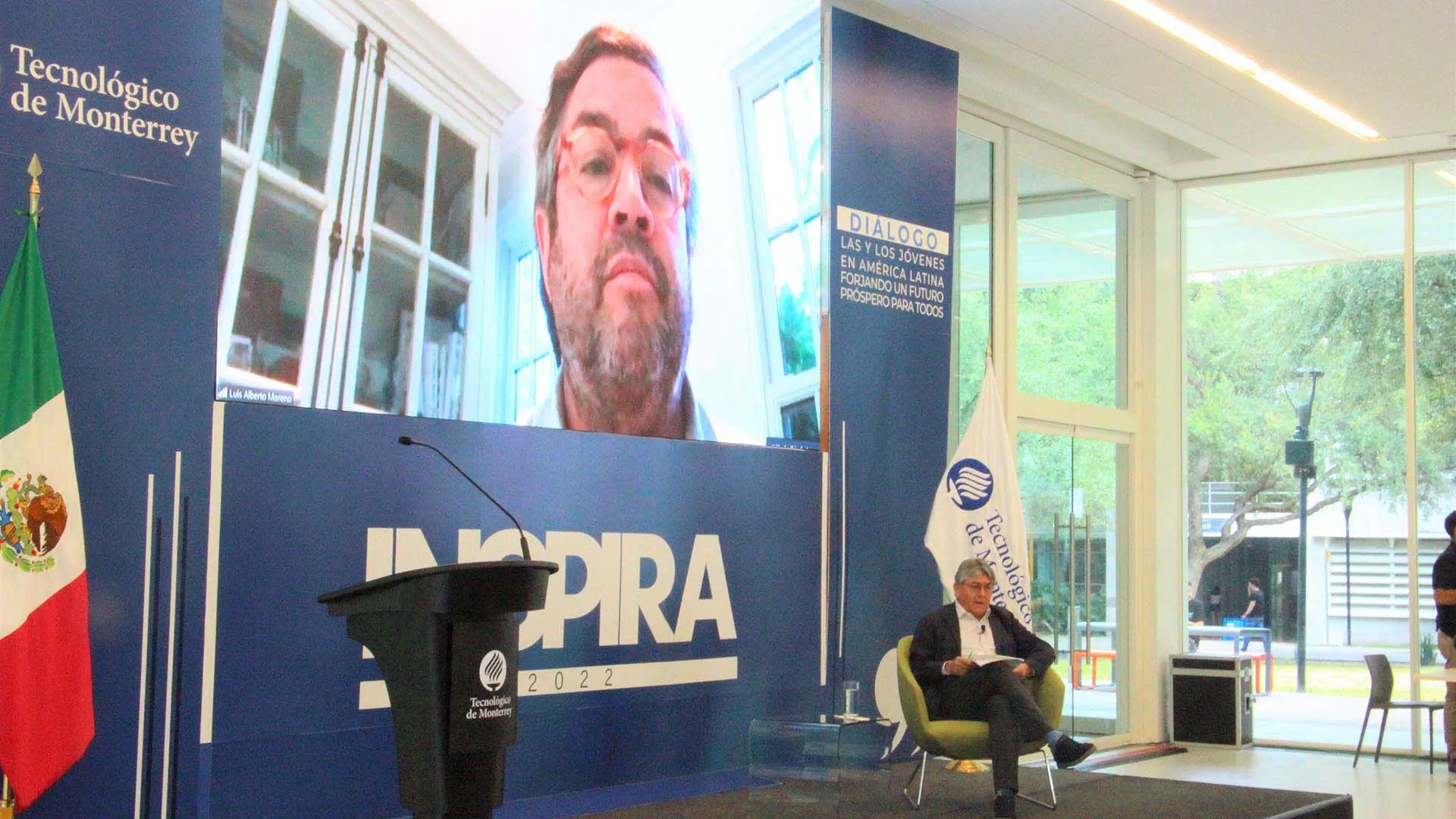 En la curiosidad está el éxito.- expresidente del BID