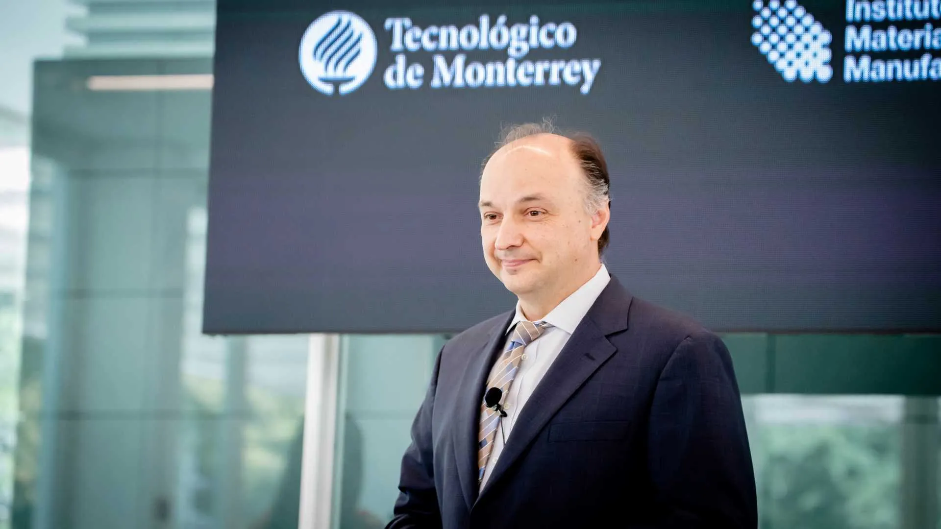Vladimir Bulovic, director de MIT.nano, presente en el Tec de Monterrey en la apertura de su instituto de materiales