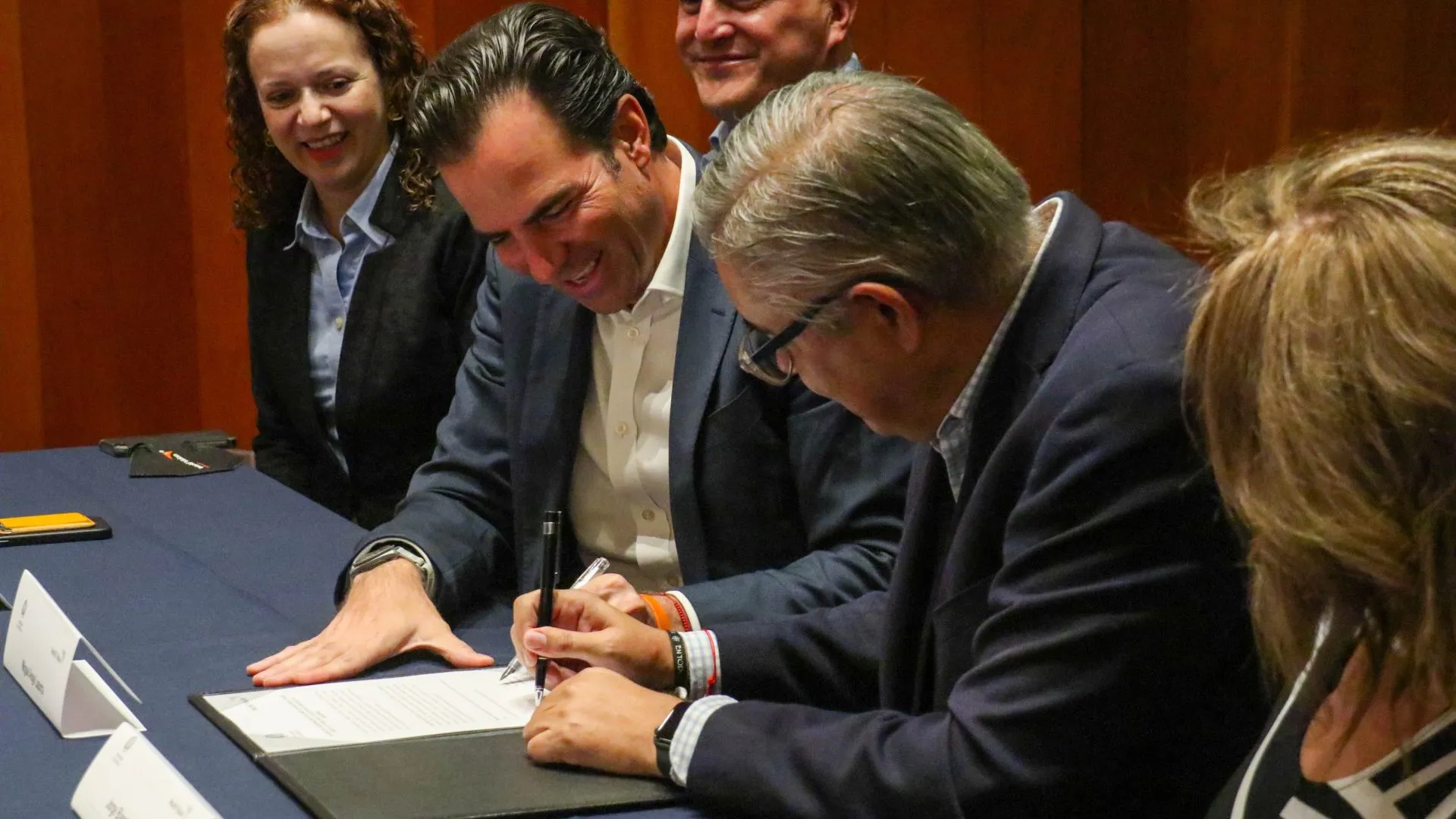 Firma de convenio regional Tec de Monterrey y World Vision.