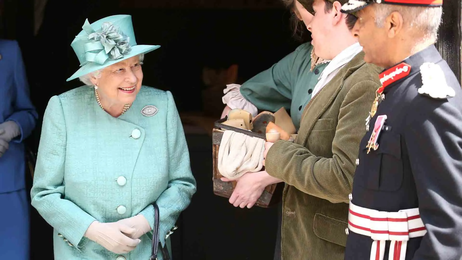 Reina Isabel II en visita.
