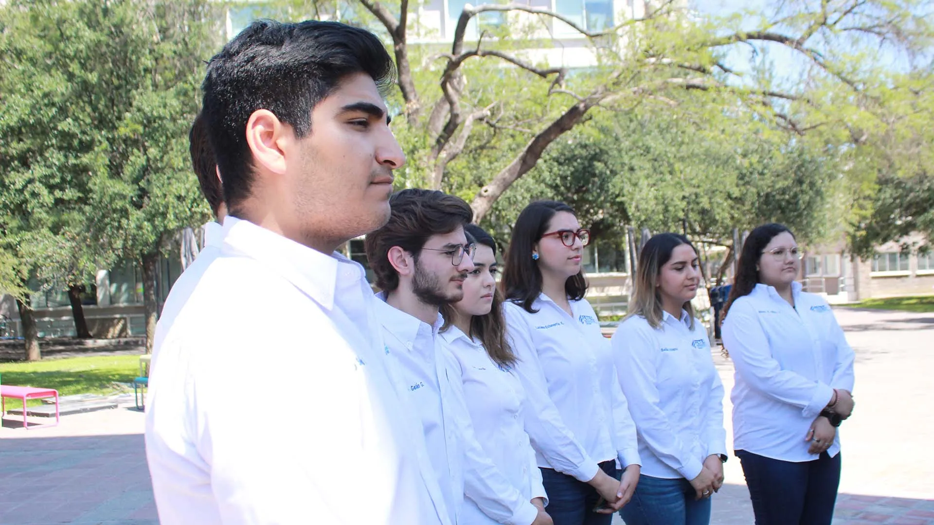 Realizan FETEC Monterrey guardia de honor a Don Eugenio Garza Sada