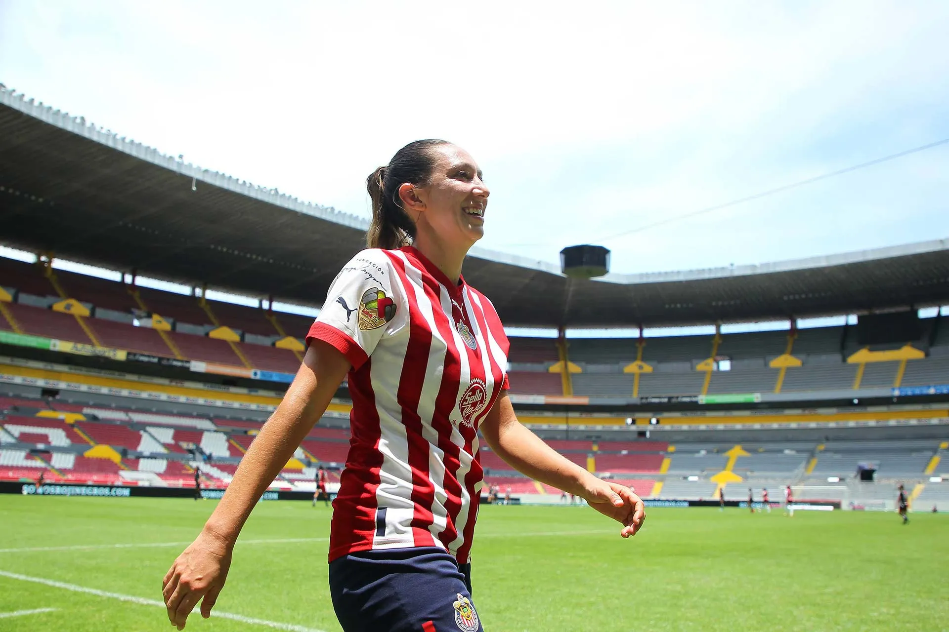 Egresada del Tec Guadalajara, Adriana Iturbide, es futbolista profesional y juega en Chivas.