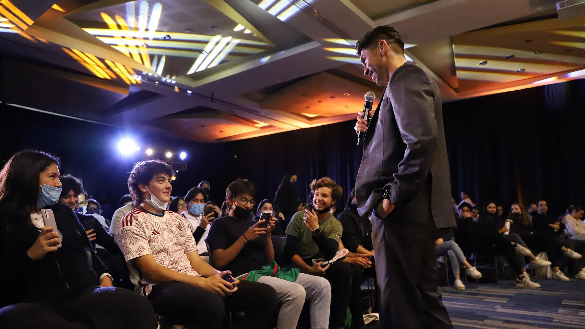 Congreso de liderazgo organizado por estudiantes de Tec campusa Sante Fe celebra 10 años