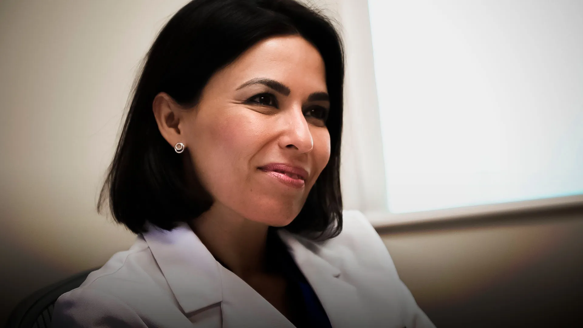 Cynthia ha trabajado durante décadas para ayudar a pacientes con cáncer de mama 