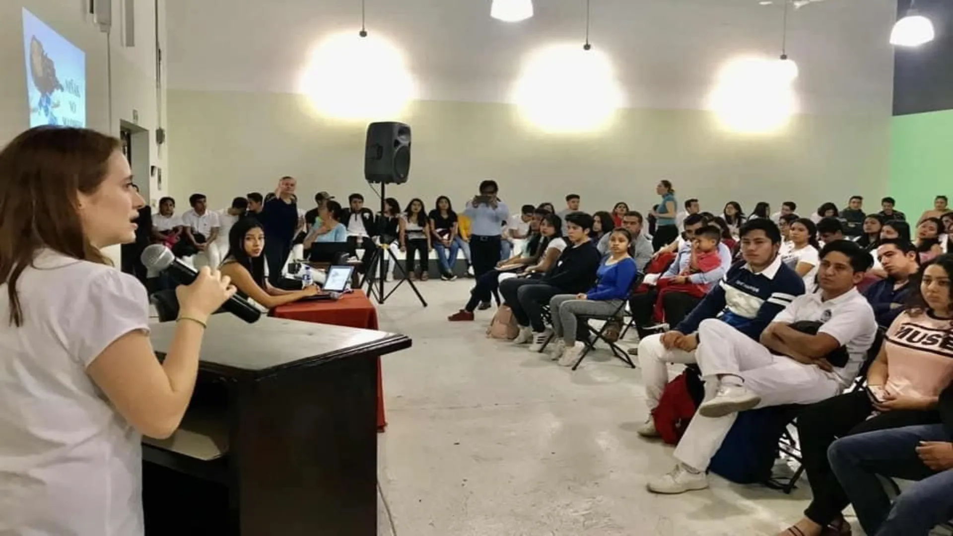 Georgina es conocida en su natal Oaxaca por el trabajo que realiza desde pequeña para la niñez oaxaqueña.