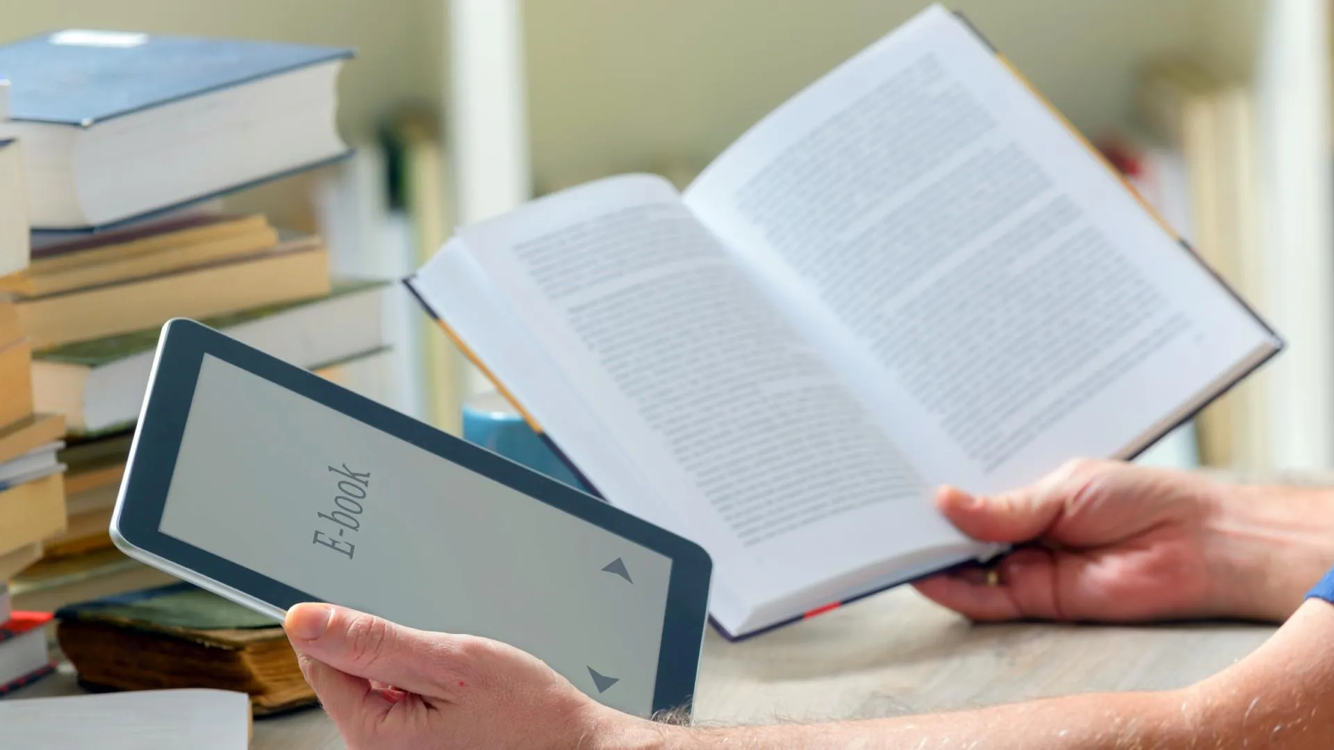 Especialistas del mundo editorial, la literatura y las humanidades comparten su opinión sobre los libros impresos y los digitales