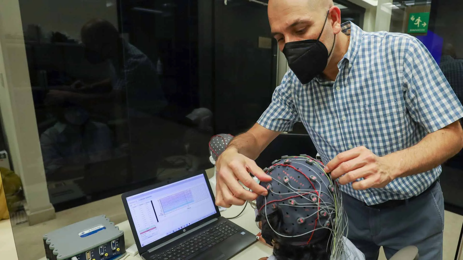 Tec researchers work on neurological decoder that reads brain signals