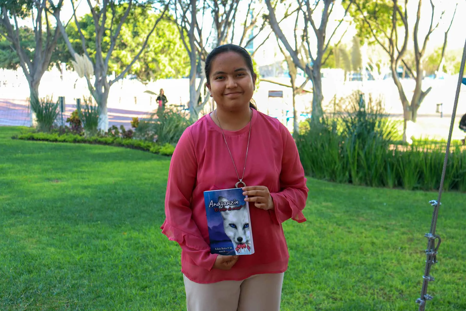 Edain Pérez alumna de PrepaTec cuenta de qué trata y cómo escribió su novela.