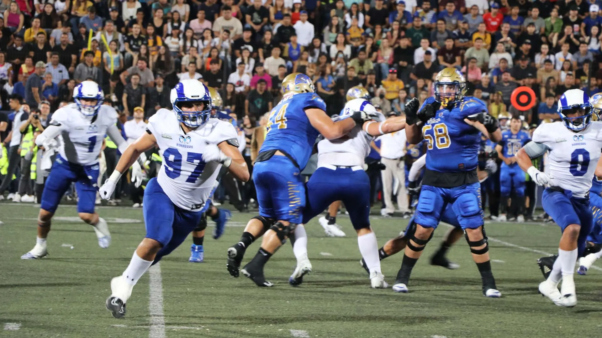 Así se vivió el clásico entre Borregos Mty y Tigres (fotogalería)