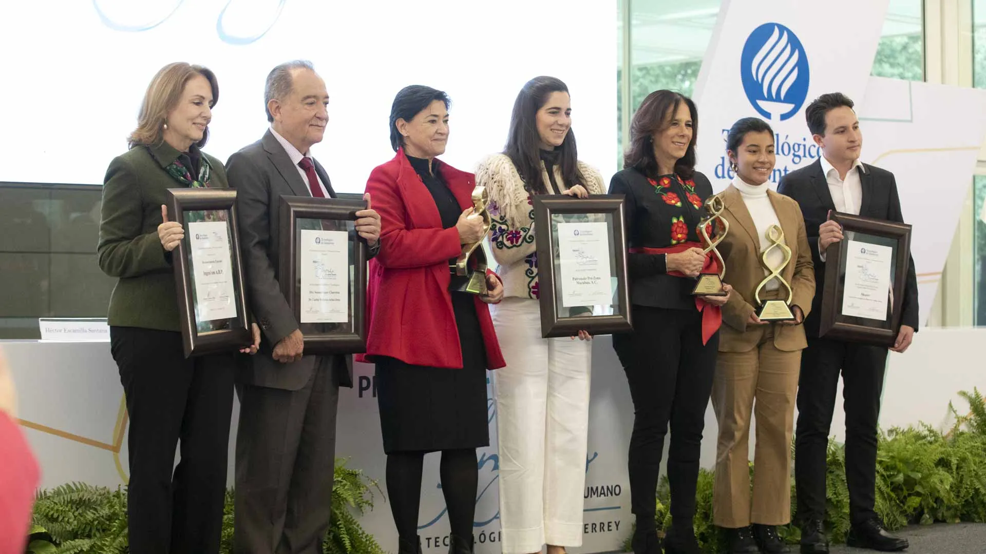 Filantropía y sentido humano: entregan Premio Luis Elizondo 2022