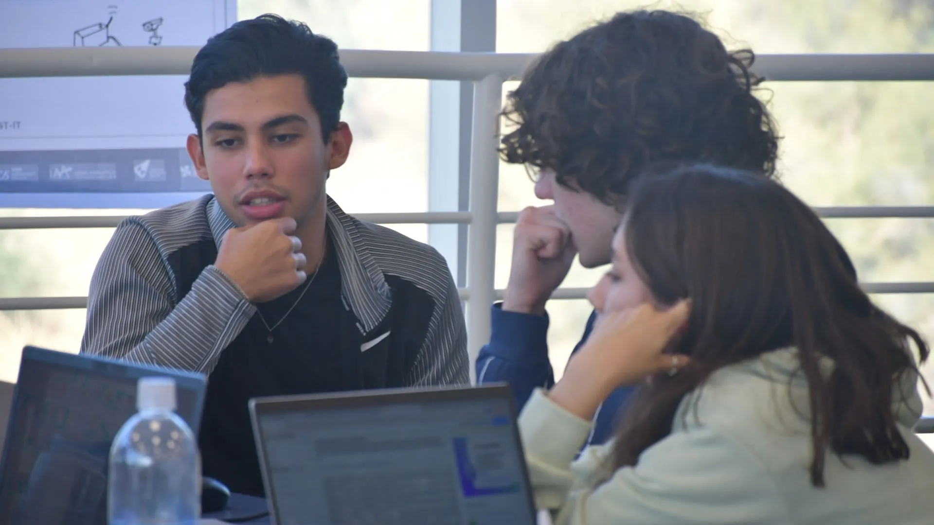 Estudiantes de Tec Sonora Norte quedan en segundo lugar del Hackathon de Transformacion Digital.
