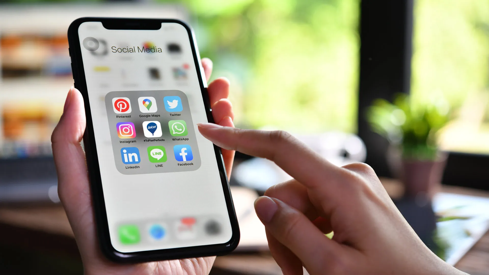 Alumnos de negocios del Tec campus COB ganan reto telcel