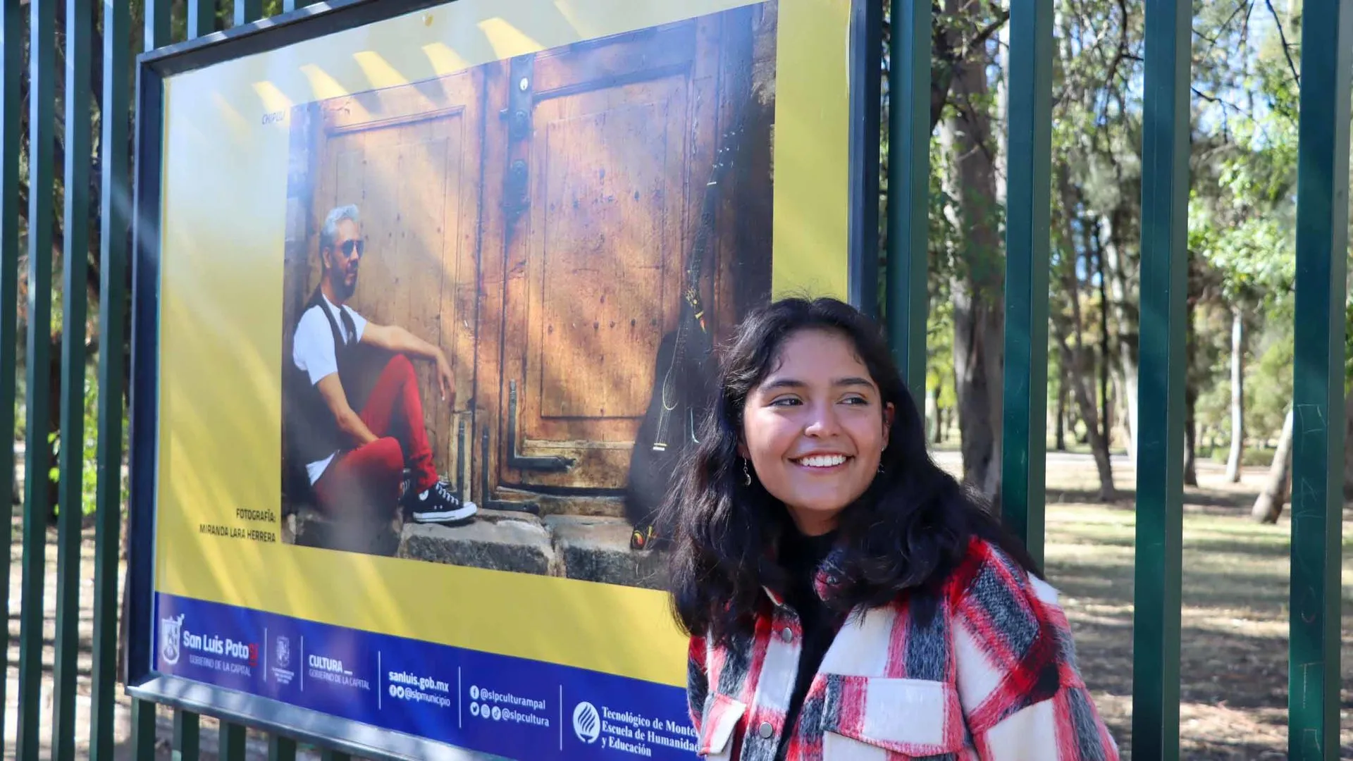 Estudiante de Estudios Creativos del Tecnologico de Monterrey en San Luis Potosí inaugura su fotografía en Parque Morales