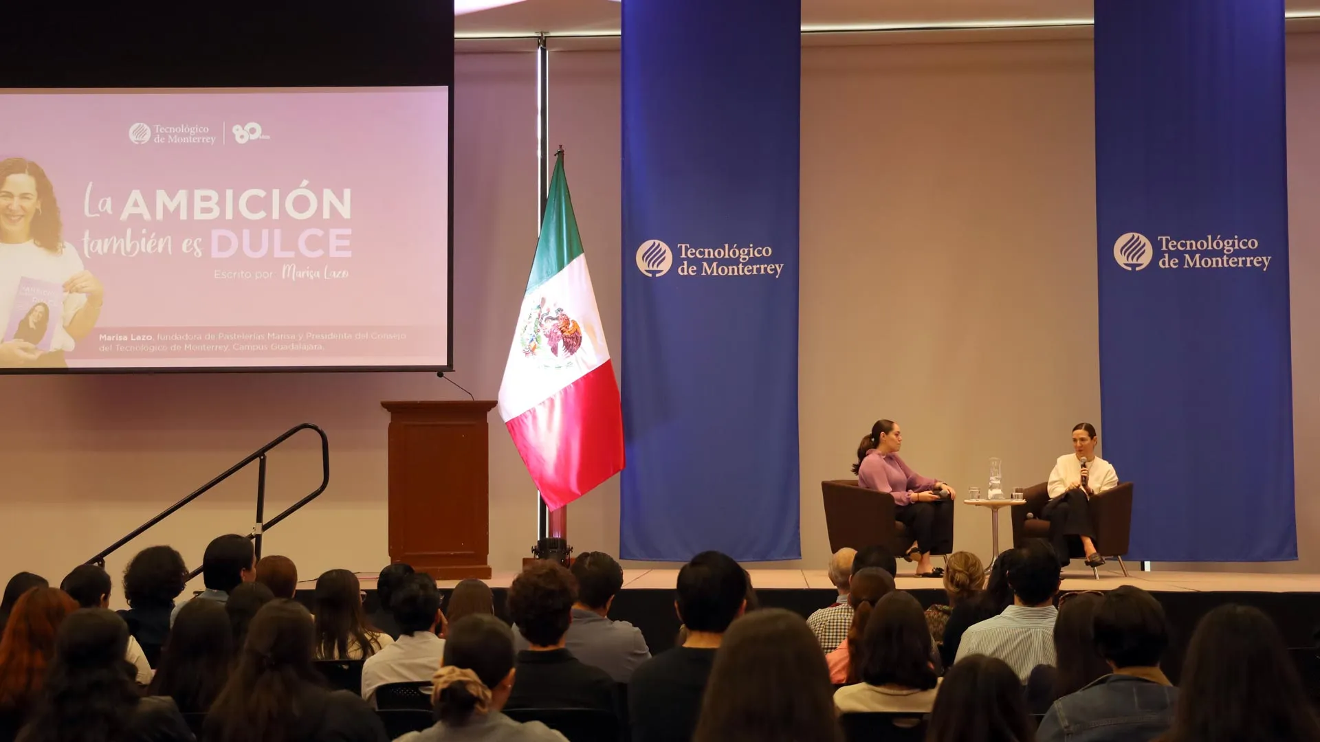 Marisa Lazo consejos para emprendedoras, en charla en el Tec Guadalajara, como presentación de su libro La ambición también es dulce.
