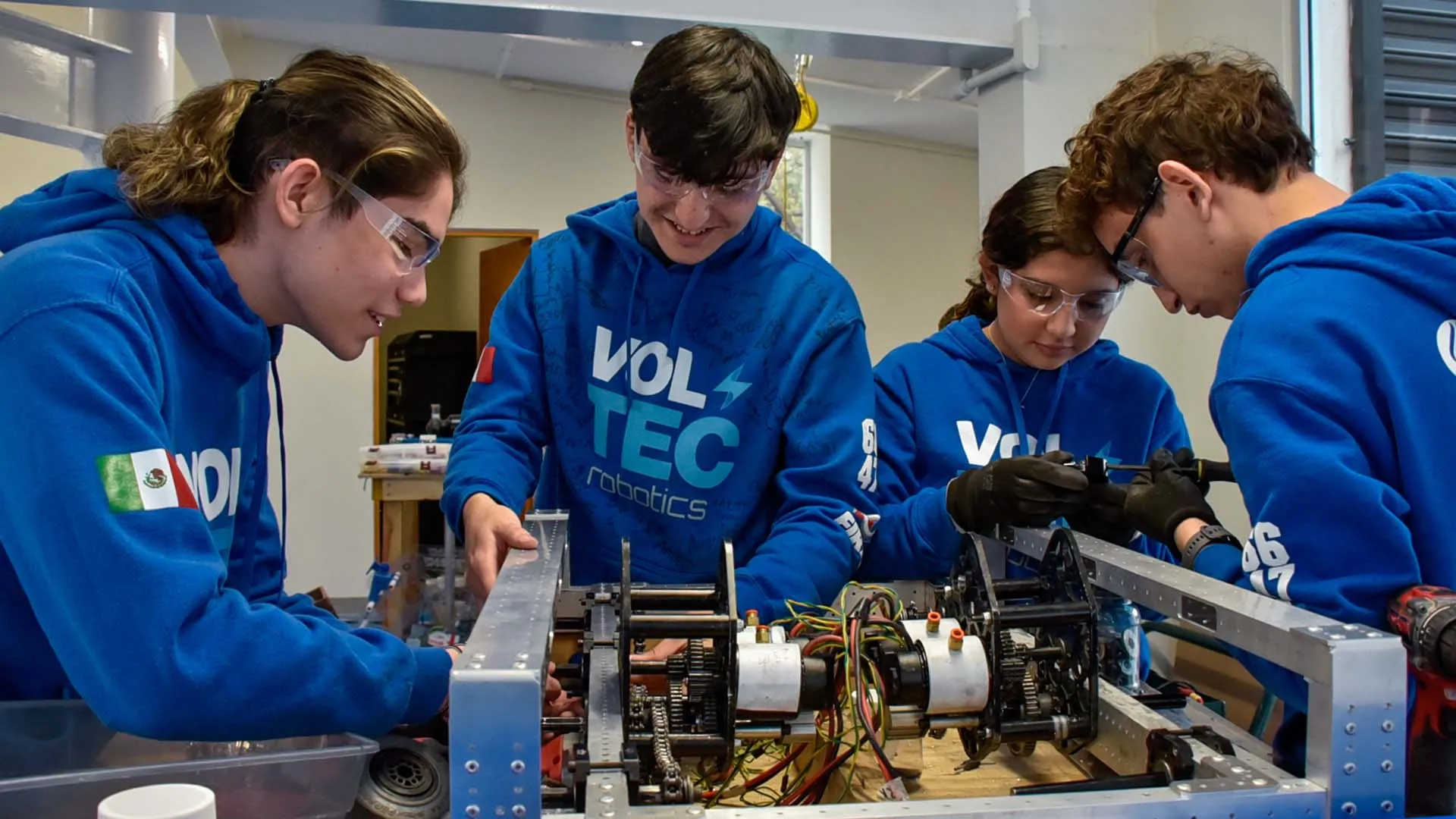 Va Voltec por más victorias y ‘banners’ a regional de robótica FIRST