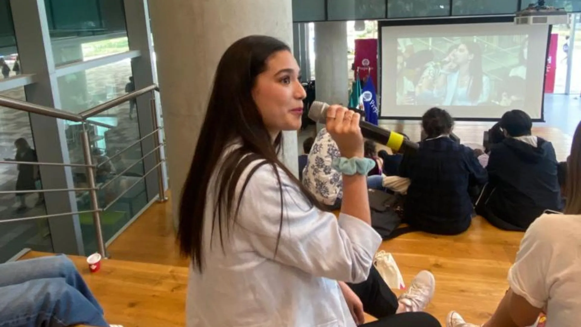 Karen-Participando-en-Encuentro-Lideres-con-Sentido-Humano