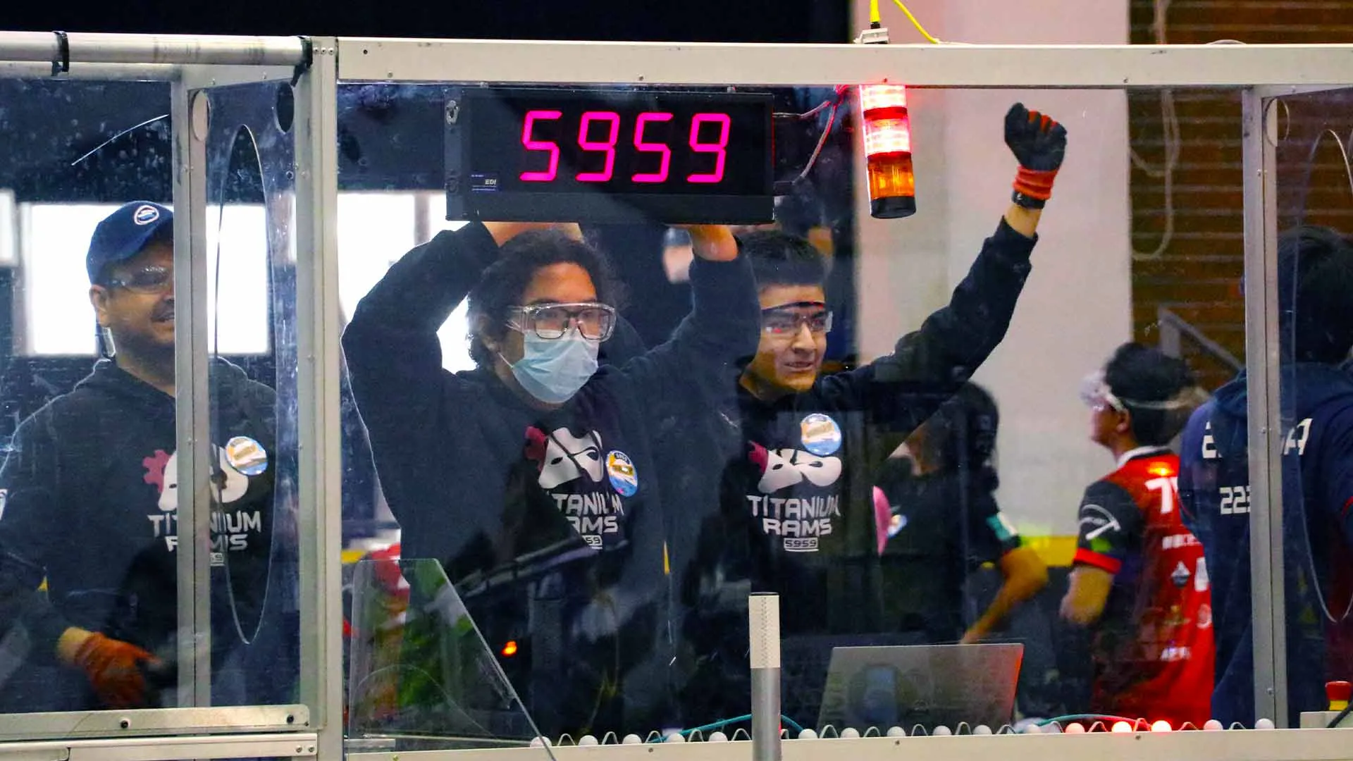 Alumnos en competencia en first 