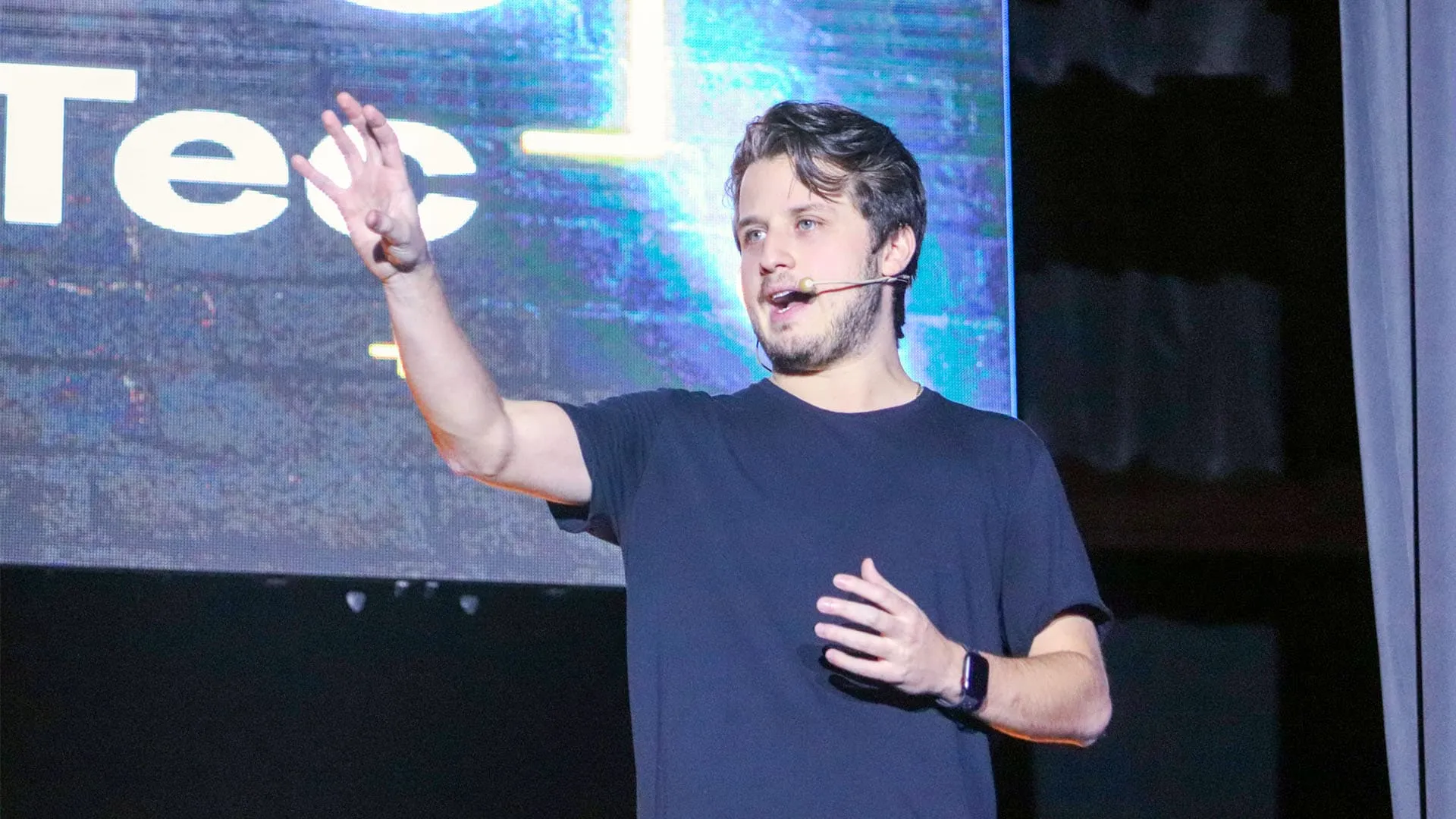 Roberto Martínez da tips tras terminar la carrera en Speakers at Tec