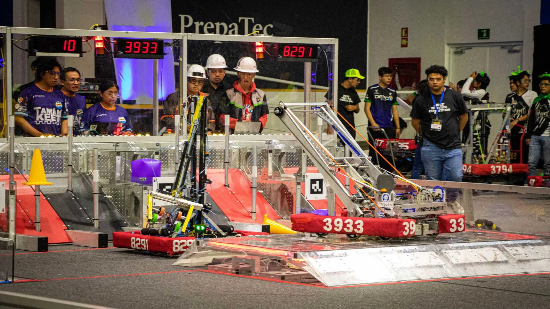 FIRST contó con 33 equipos provenientes de 16 estados de la república mexicana.