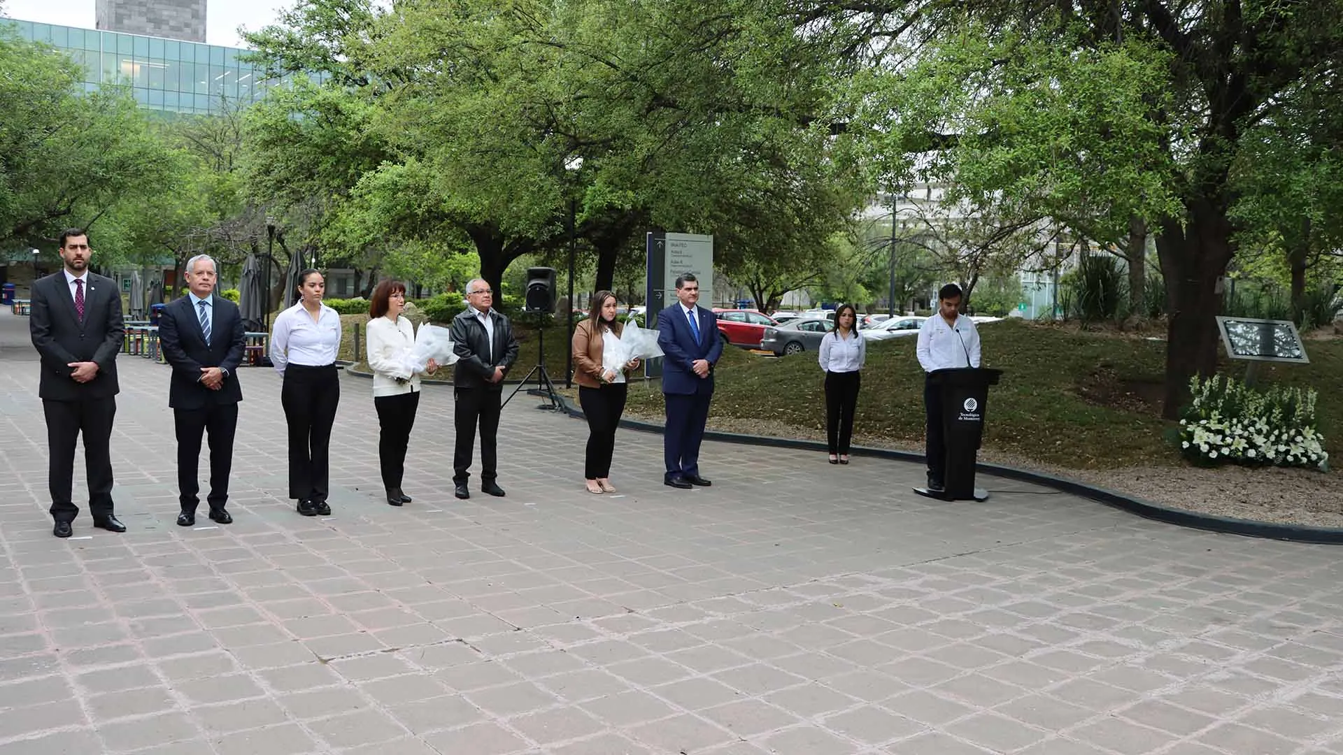 Recuerdan a Jorge y Javier con Guardia de Honor