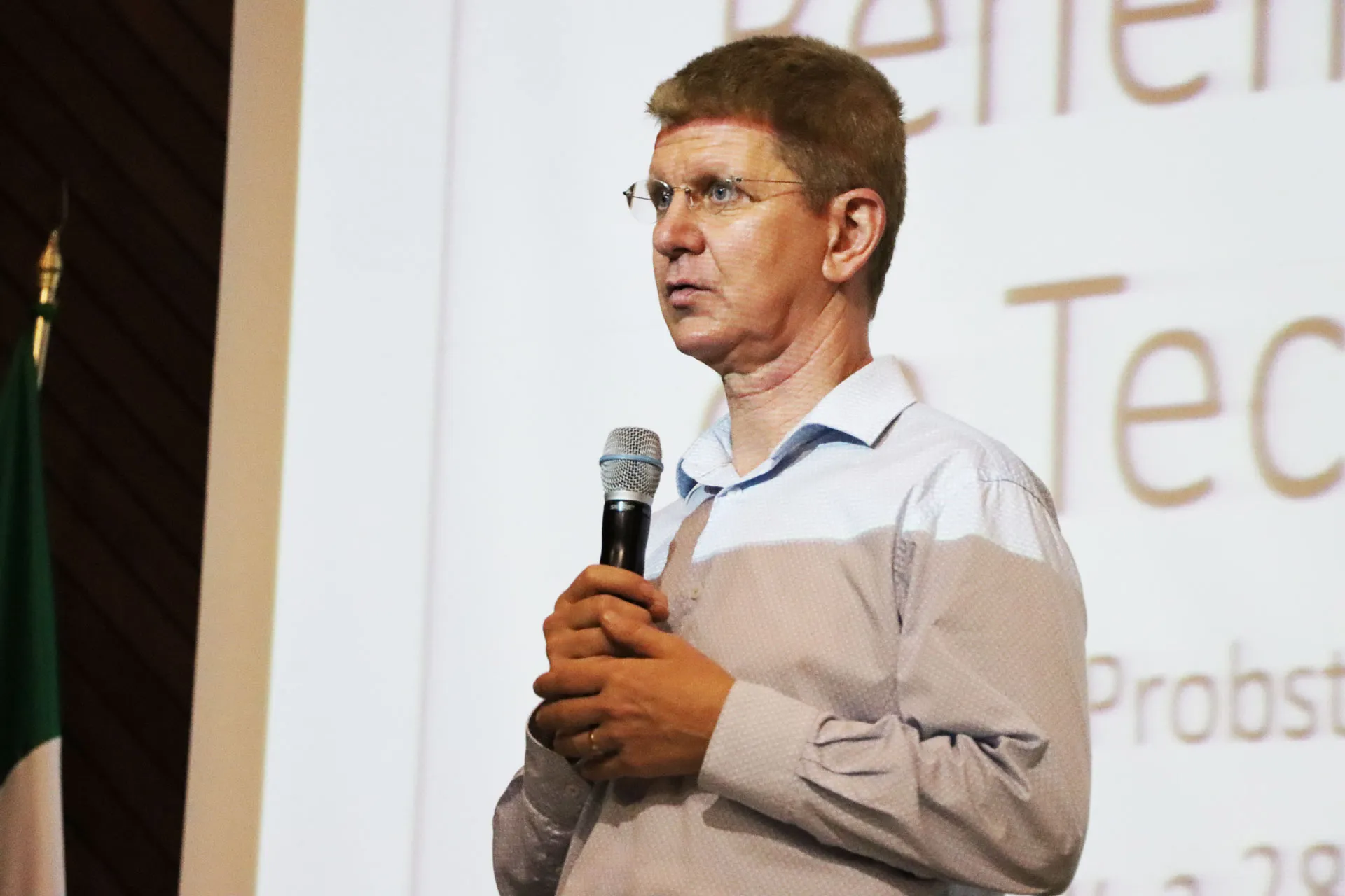 Oliver Probst, profesor investigador titular de física y energía renovable del Tec.