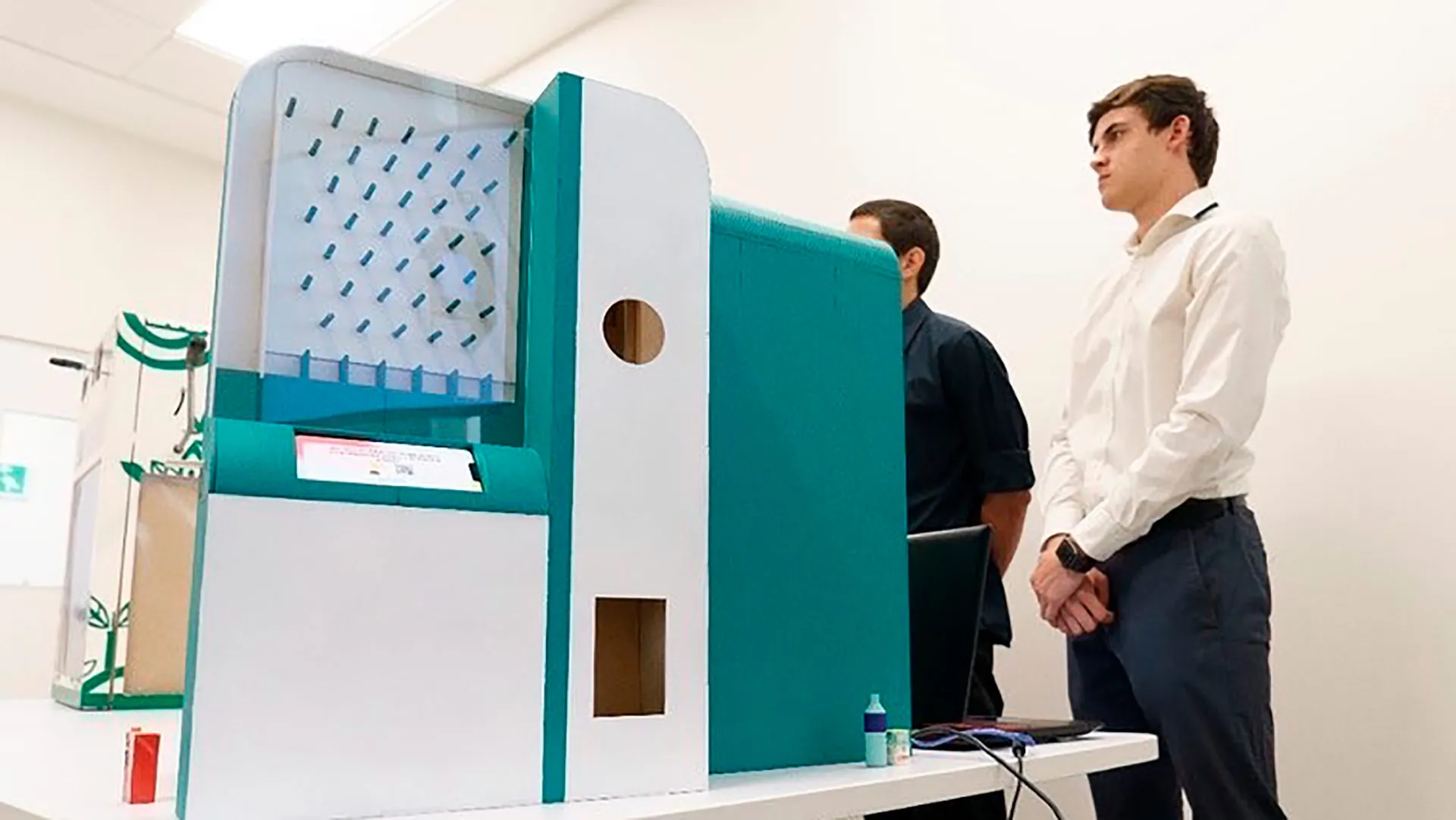 Estudiantes y profesores de Tec Guadalajara ganan en premio diseña mx.