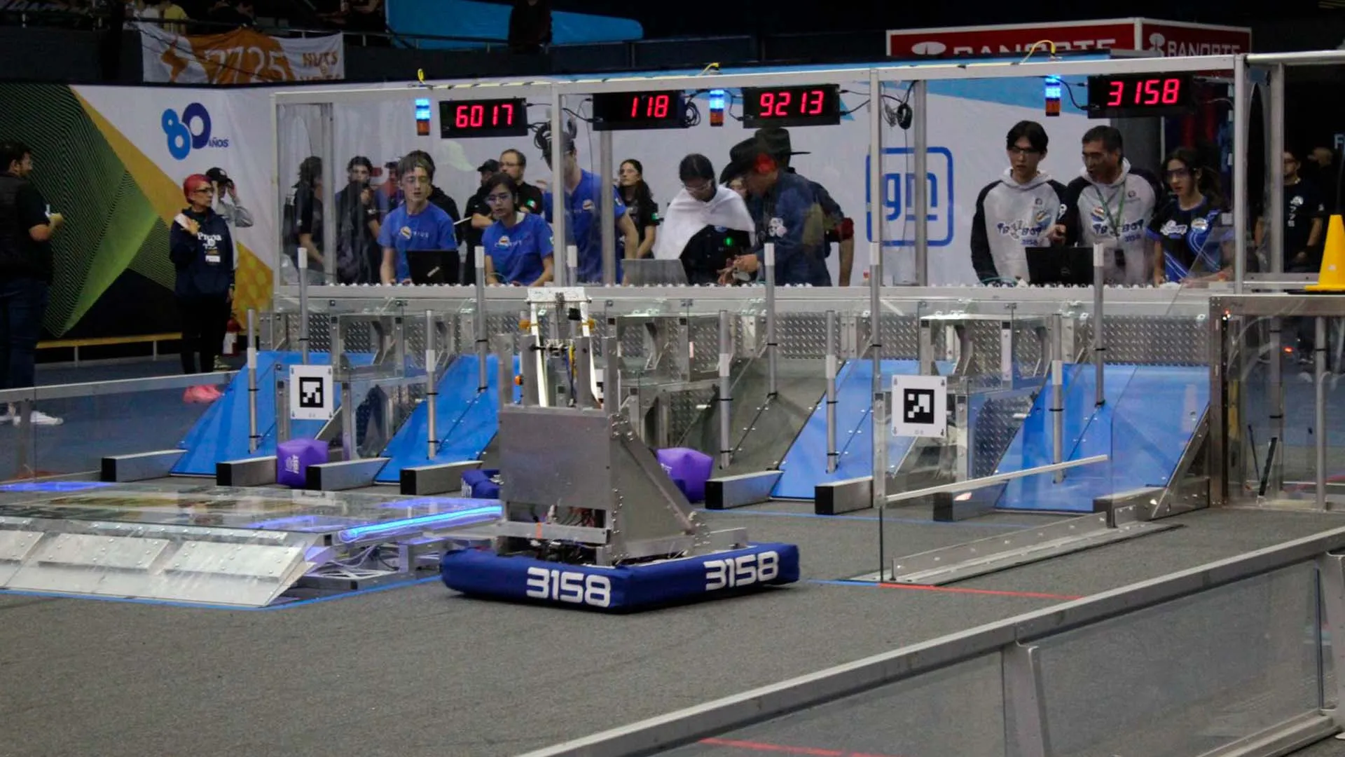 ¡Tecbot destaca! Es finalista regional en torneo de robótica FIRST