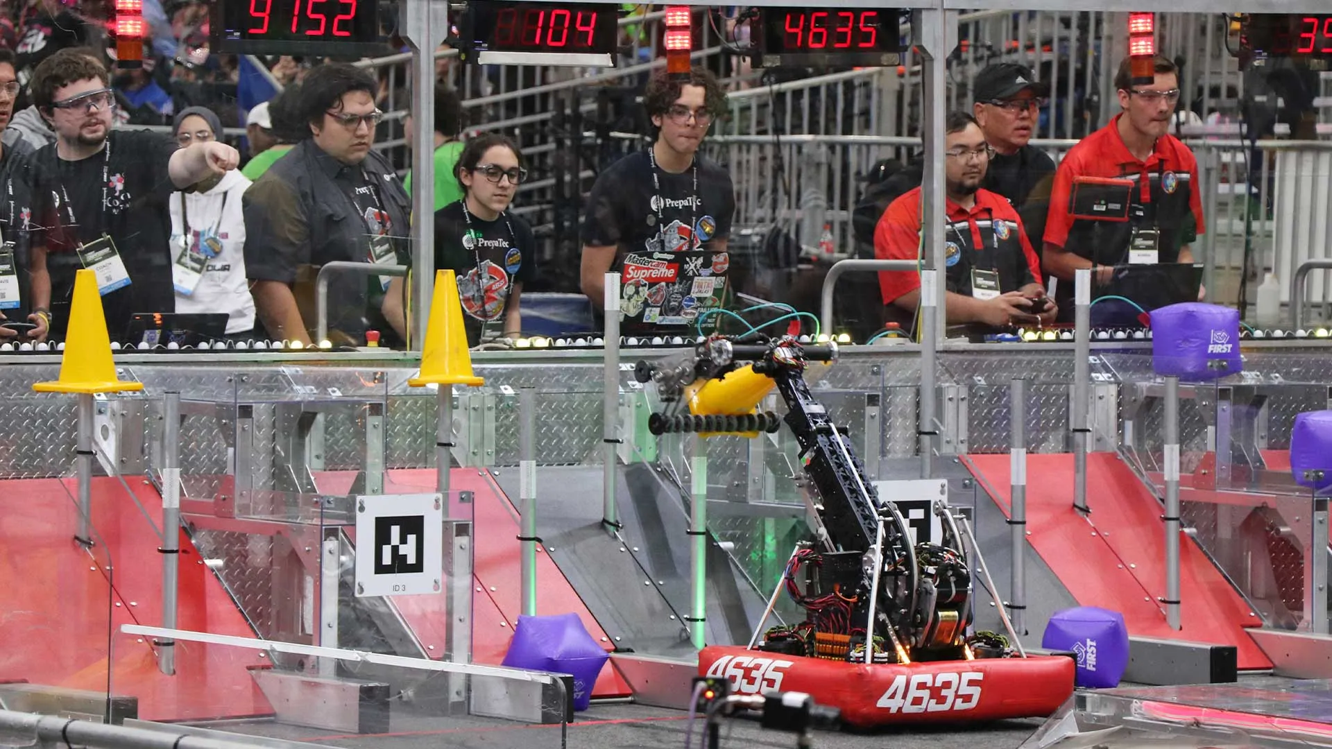 9 teams of PrepaTec assited world championship FIRST