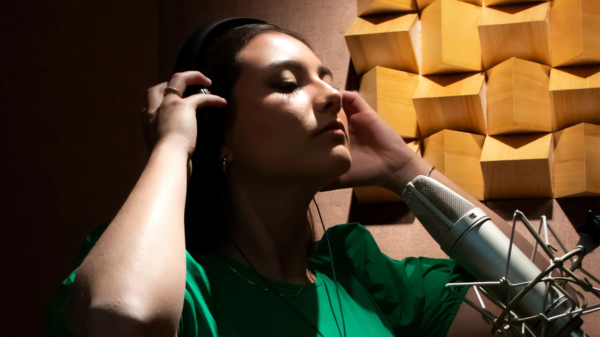 Alumna de campus Santa Fe recibió premio por su participación en doblaje de animes