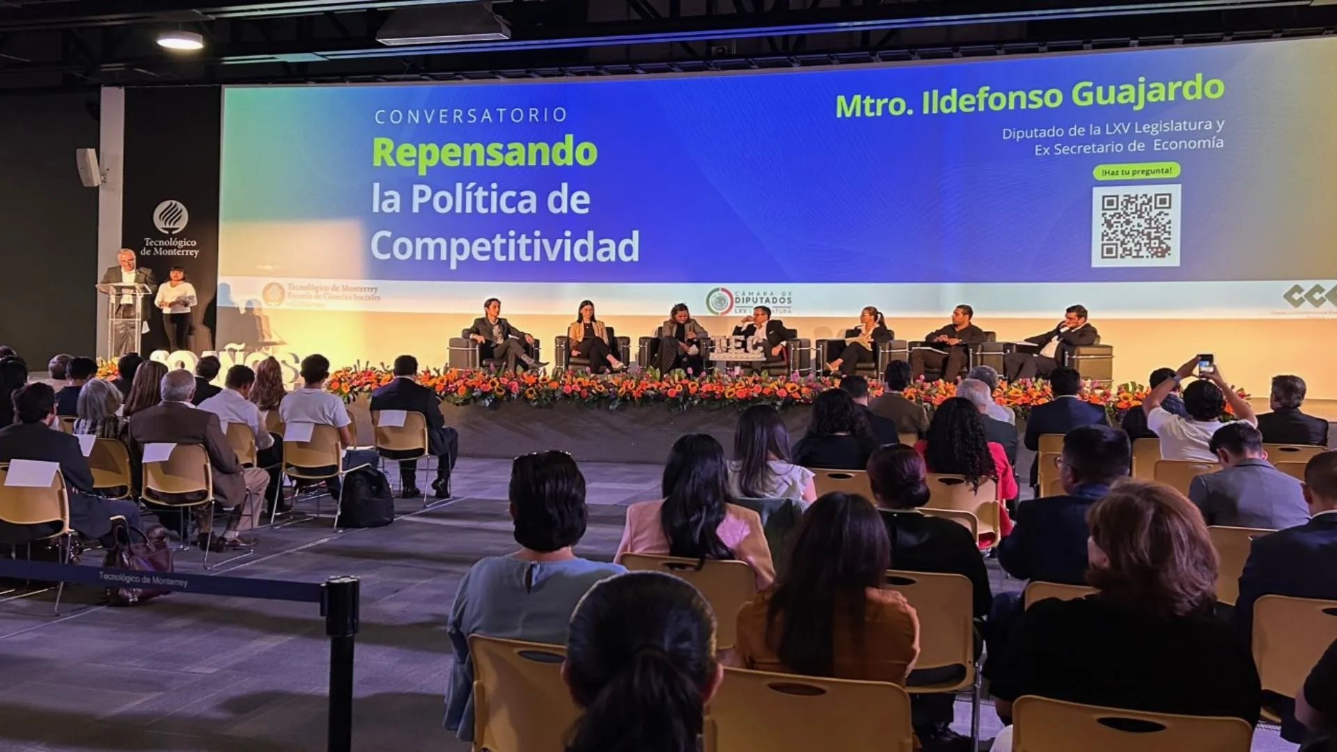 Ildefonso Guajardo habló de competitividad en el comercio con estudiantes del Tec.