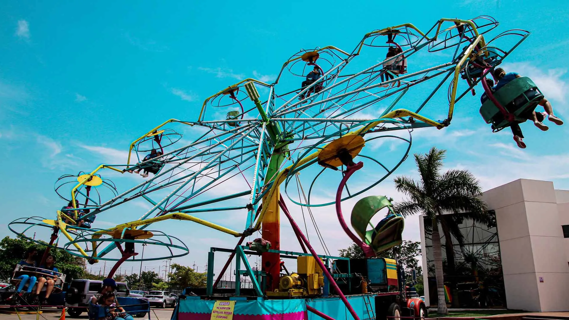 Juegos mecánicos en Tec campus Tampico