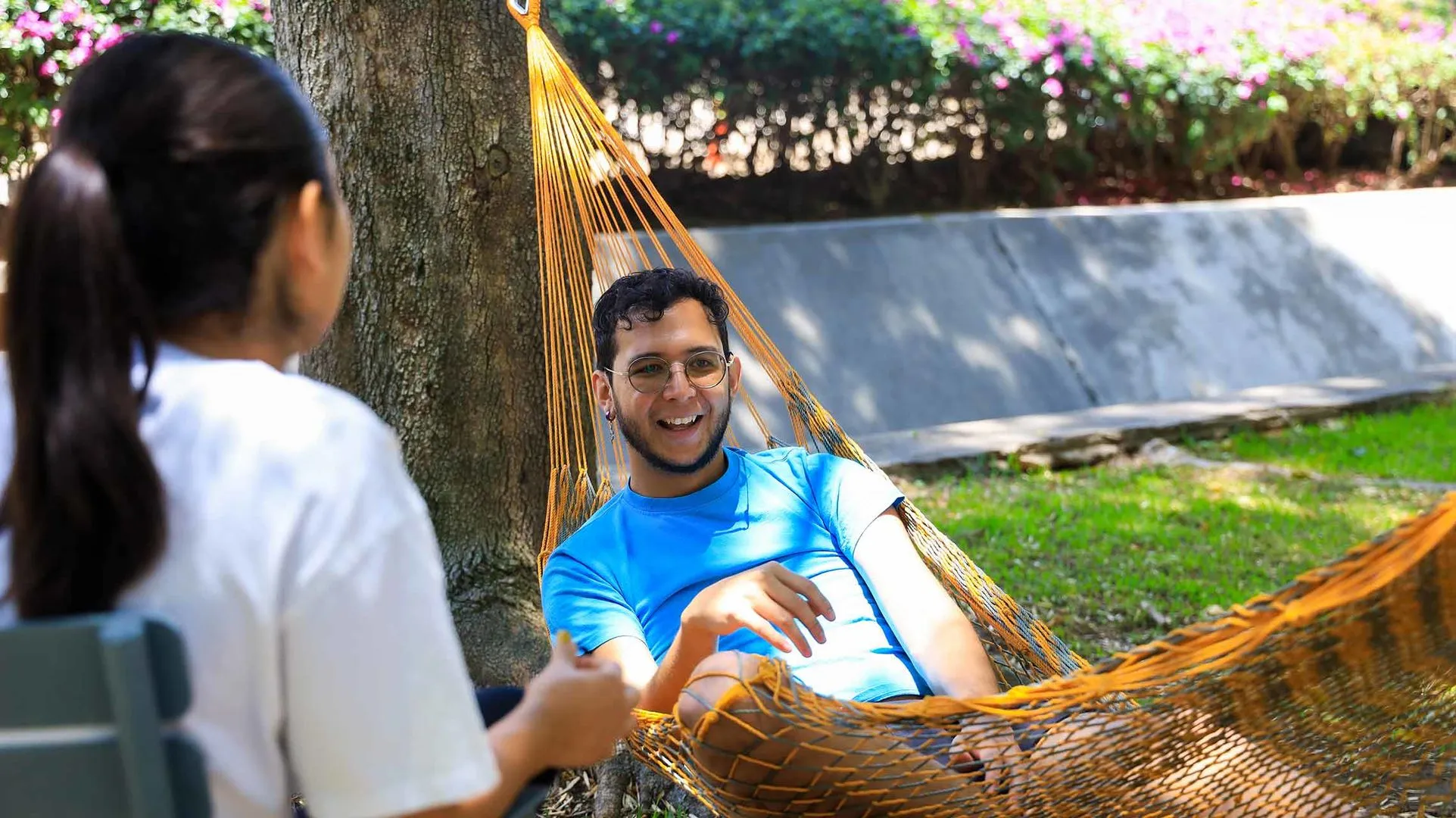 Bienestar integral con hamacas en el Tec Guadalajara, para fomentar el autocuidado.