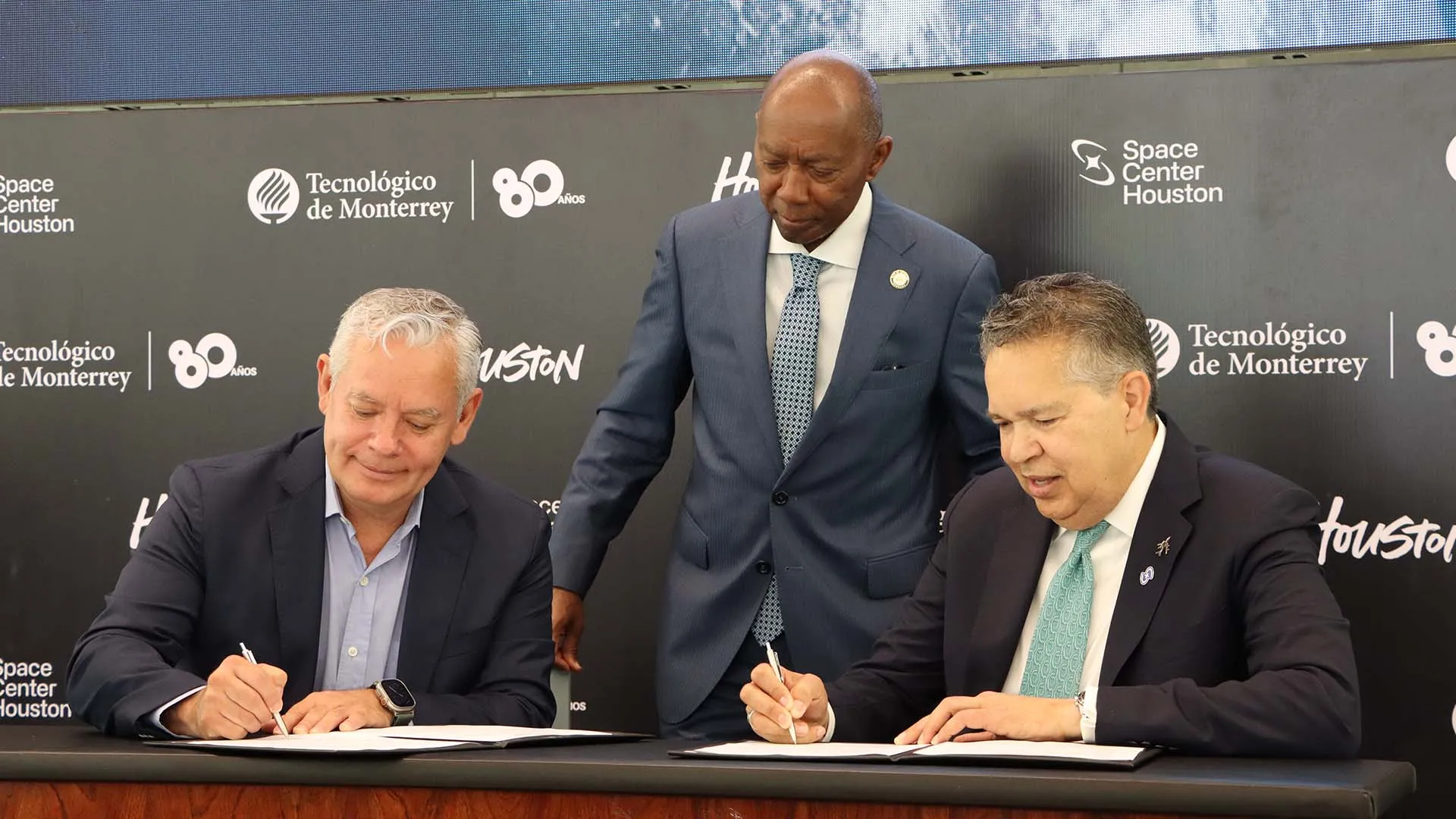 ¡A las estrellas! Pactan colaboración Tec y Space Center Houston