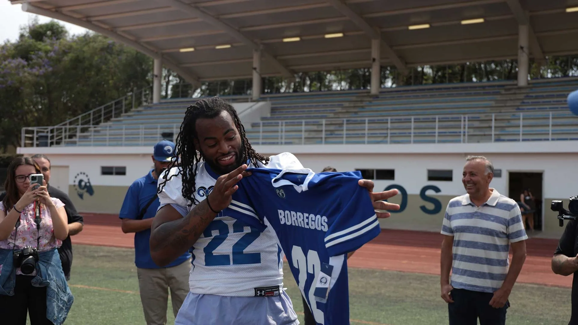 Jugador de NFL, de Pittsburgh Steelers, visita el Tec Guadalajara.