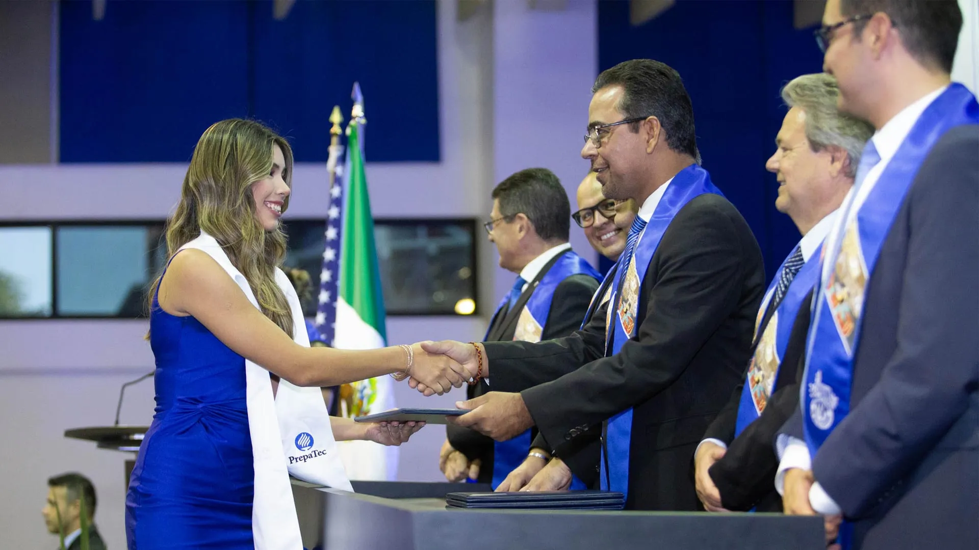 Alumnos de PrepaTec Ciudad Obregón y Navojoa tuvieron su ceremonia de graduación