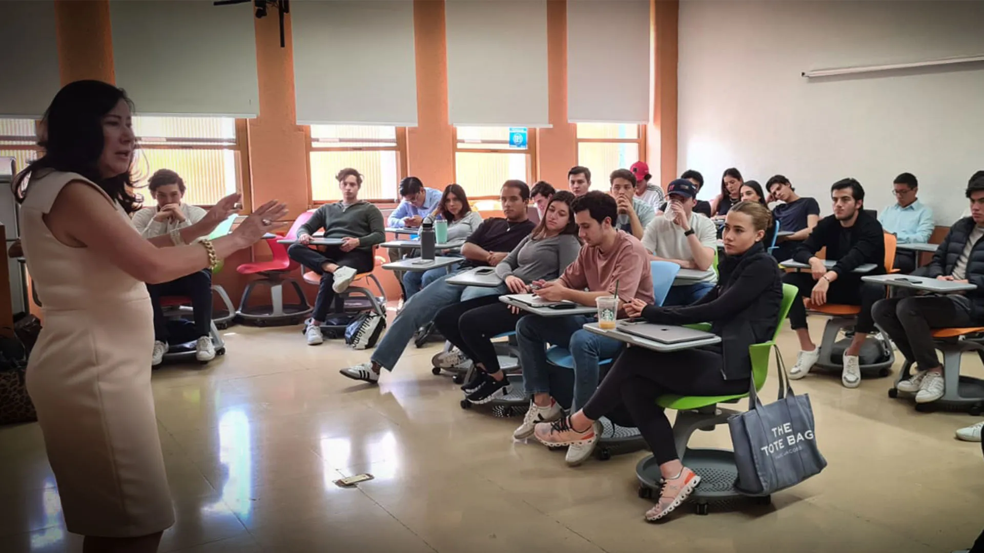 Estudiantes de Tec campus Santa Fe reciben mentorías de mujeres líderes en empresas