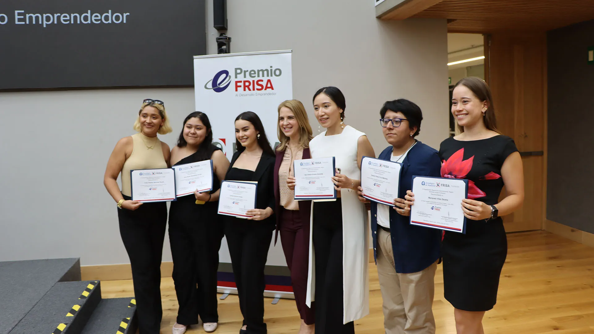 Por sus propuestas para resolver retos sociales ganan Premio FRISA