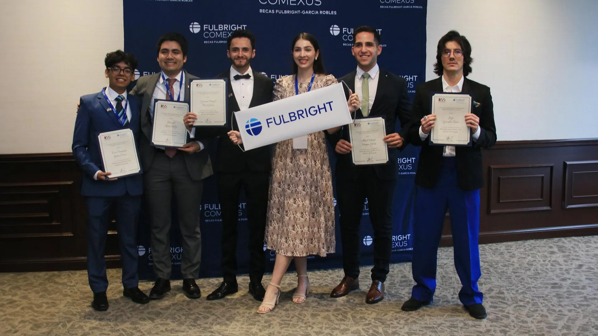 Becarios de Tec de la beca Fulbright-García robles en ceremonia de despedida