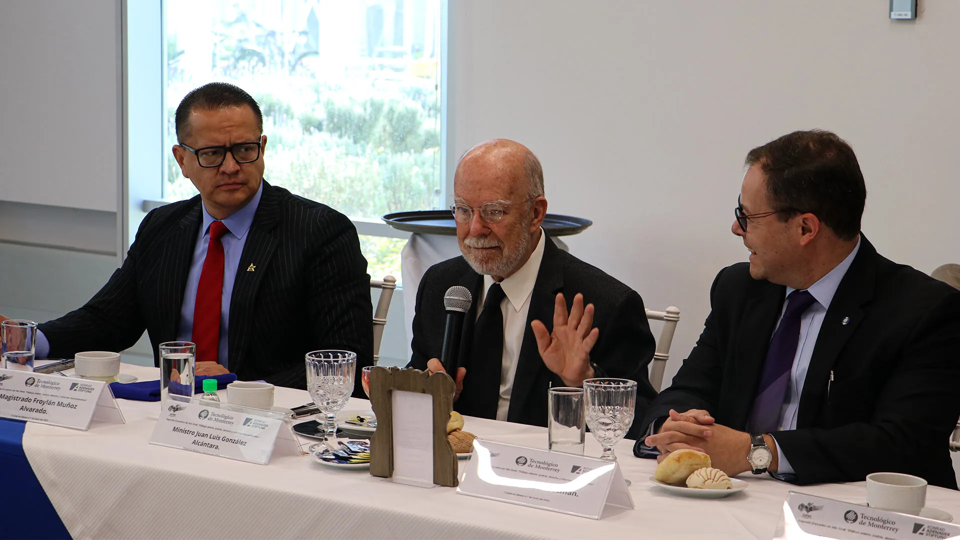 Juan Luis González Alcántara habla de Acceso a la Justicia en Tec CCM