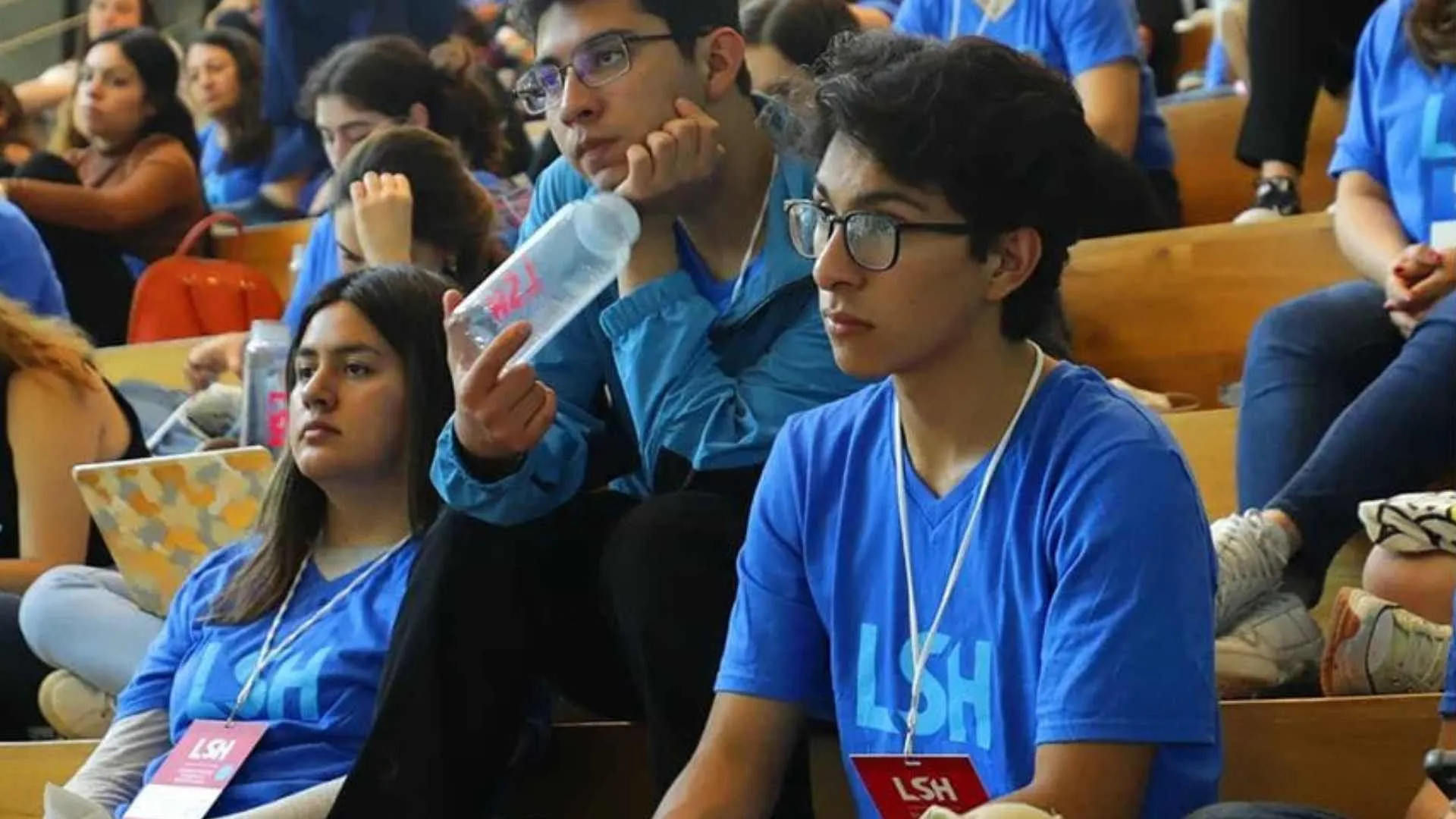 Barush copado acreedor de la Beca al Talento Emprendedor en el encuentro de Líderes con Sentido Humano