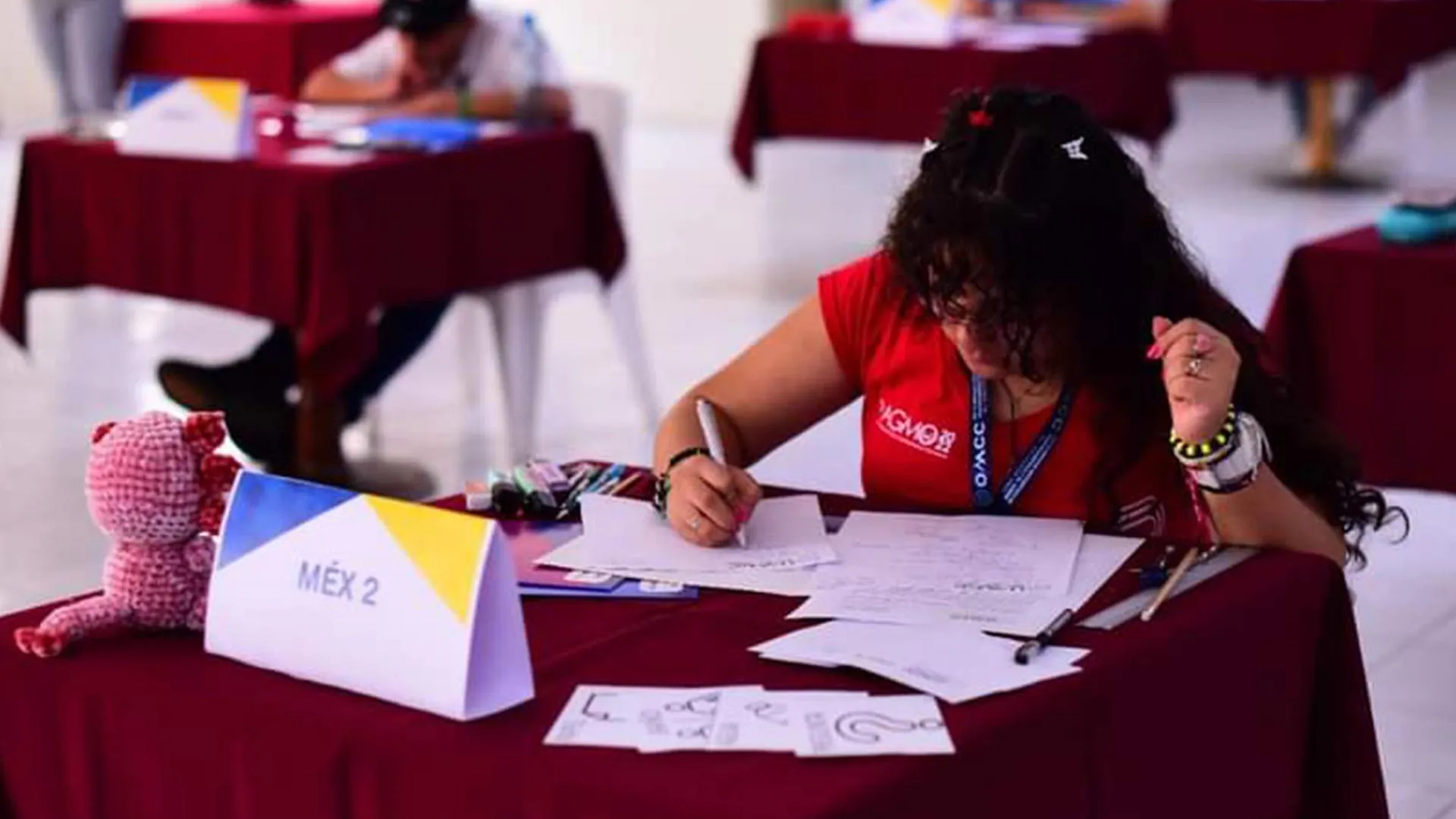 Alumna PrepaTec Cuernavaca, Andrea Cascante, logra medallas internacionales en olimpiadas de matemáticas