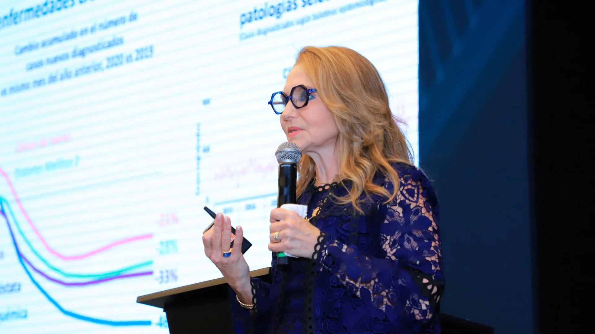 Felicia Knaul, directora del Instituto de Estudios Avanzados para las Américas de la Universidad de Miami, presentó un artículo de investigación recientemente publicado en The Lancet, enfocado en el sistema de salud mexicano.