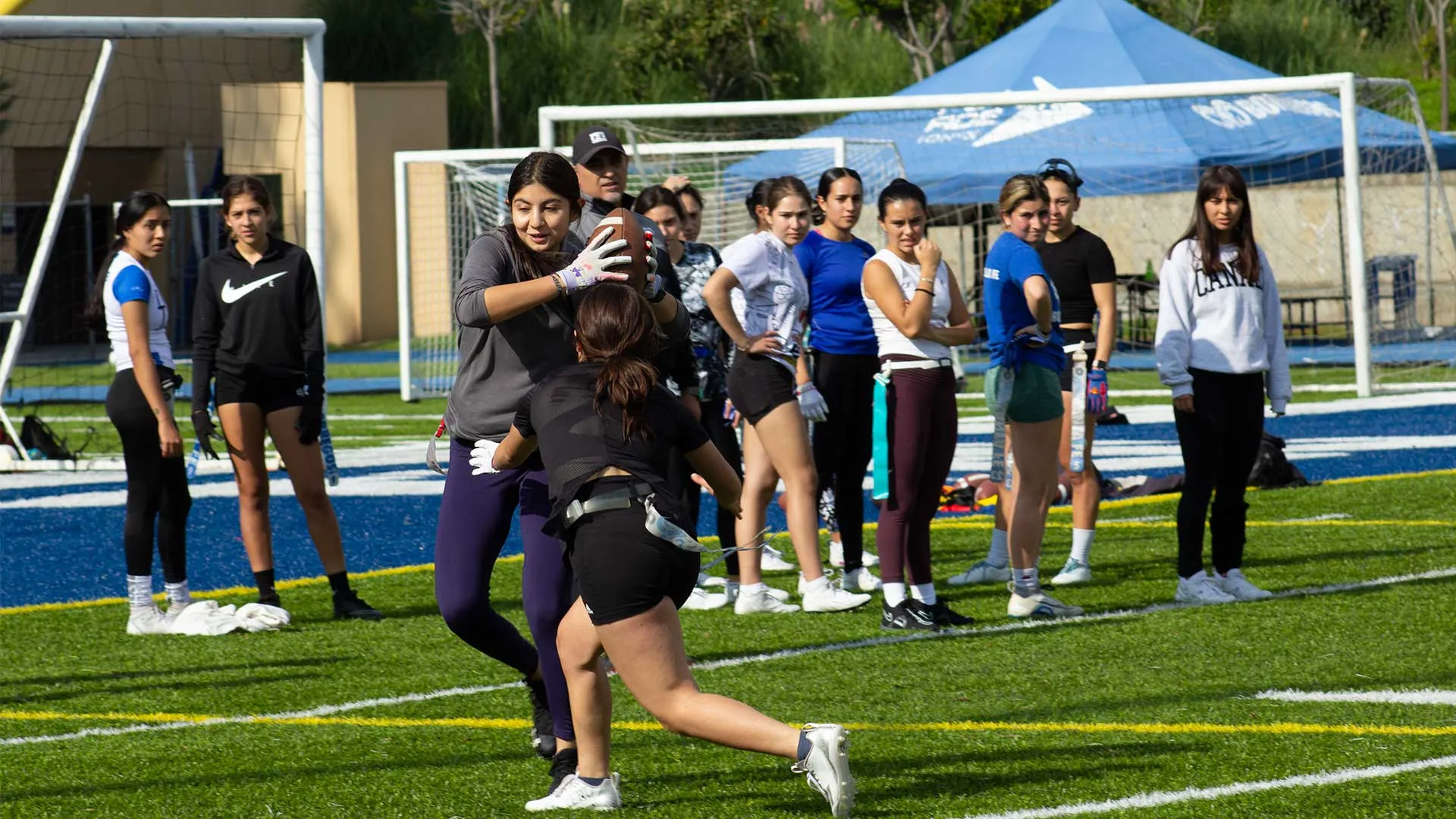Representativo de Fútbol bandera de CSF participa en partido amistoso por el 80 aniversario del Tec
