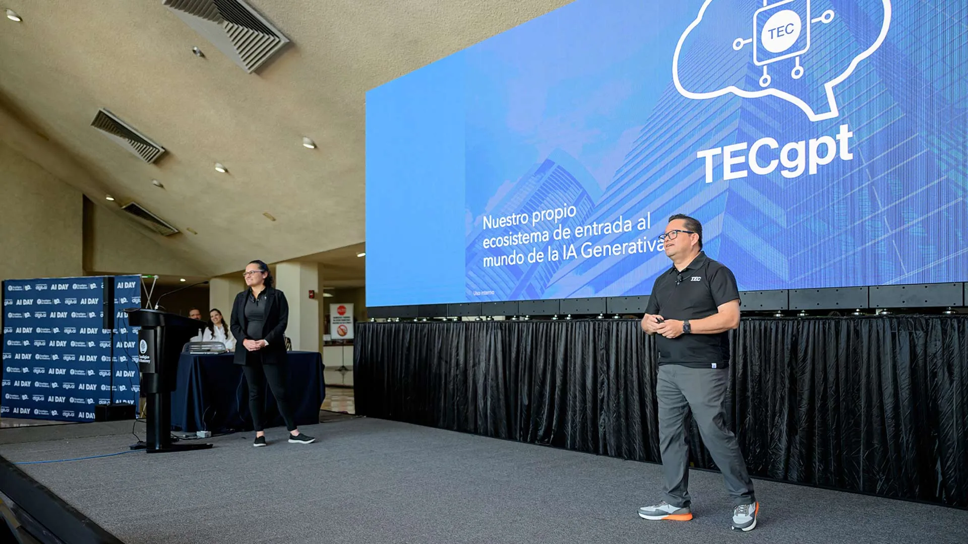 Tec de Monterrey anuncia versión beta de TECgpt, plataforma con herramientas de Inteligencia Artificial Generativa.