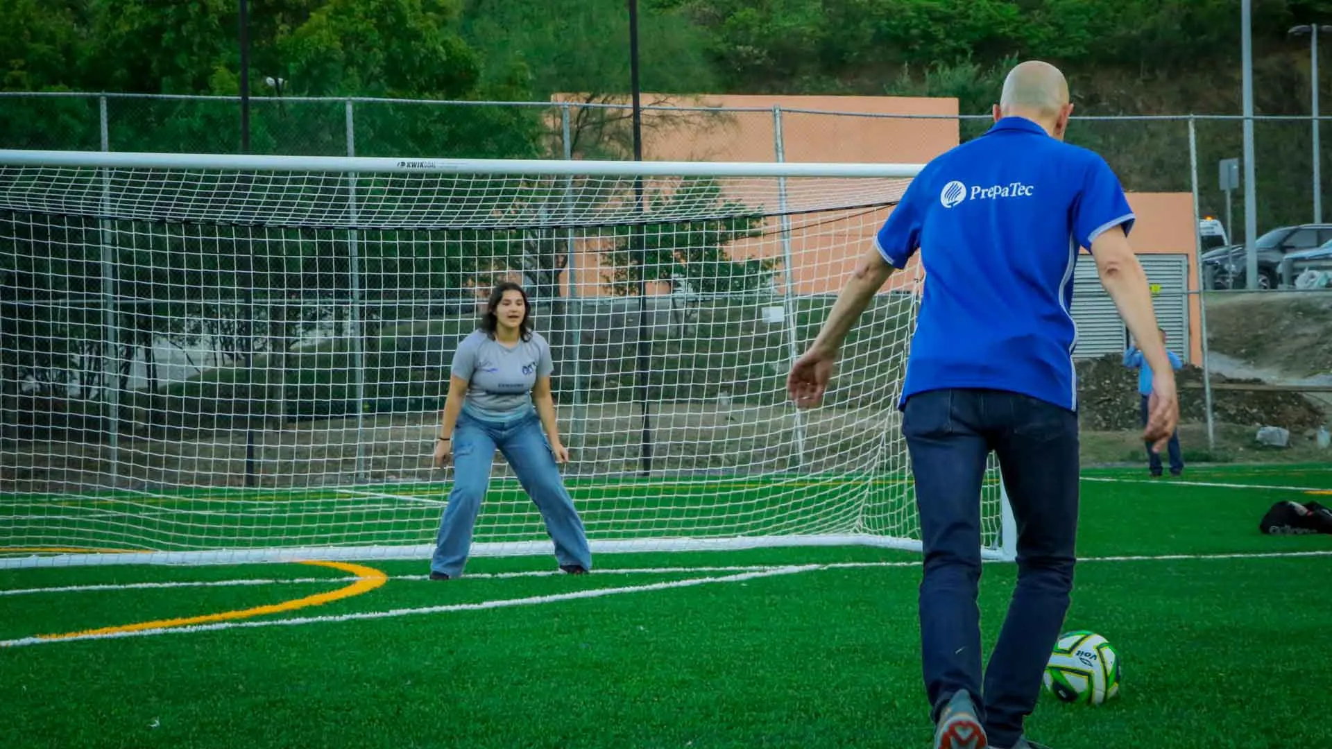 Inauguran cancha de fútbol soccer en PrepaTec Valle Alto