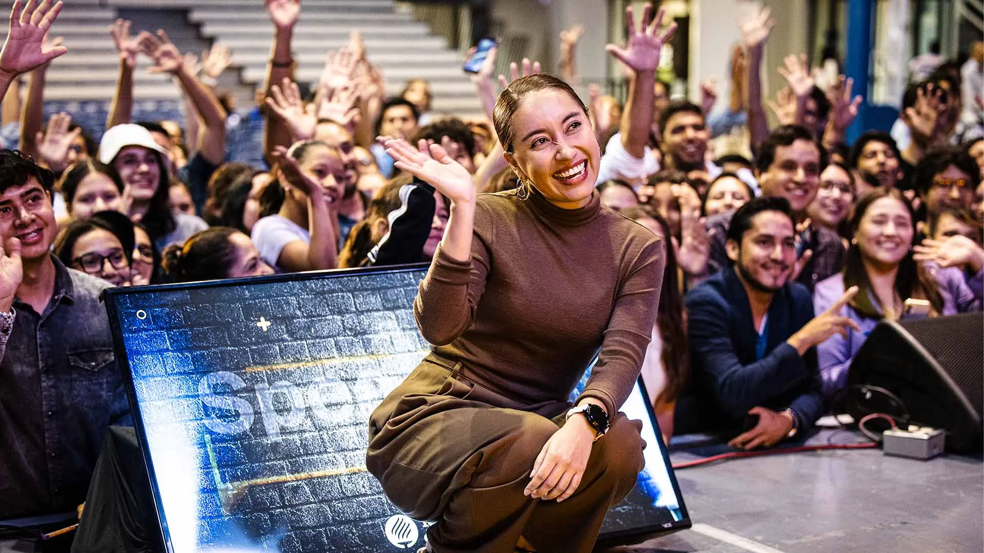 Katya Echazarreta al final de su conferencia de Speakers at Tec en el campus Laguna