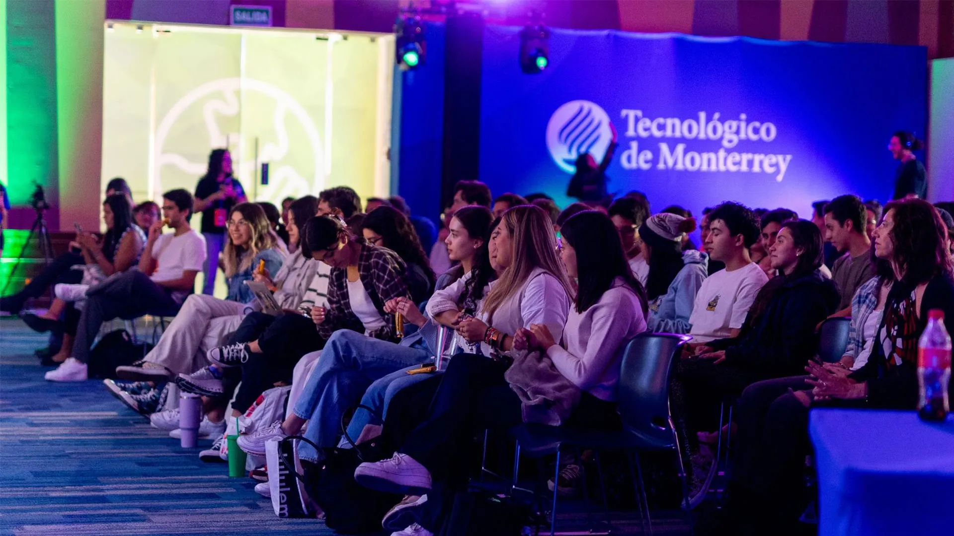 Estudiantes de Santa Fe celebran congreso de liderazgo