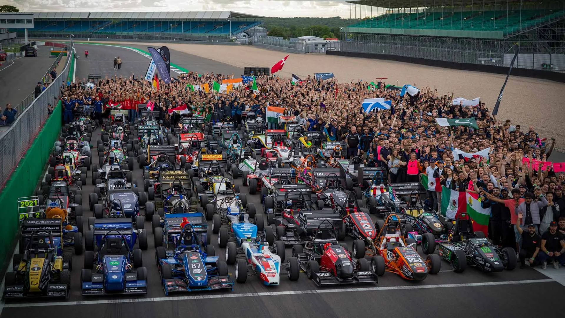 Escudería Tec triunfa en Fórmula Student en Reino Unido