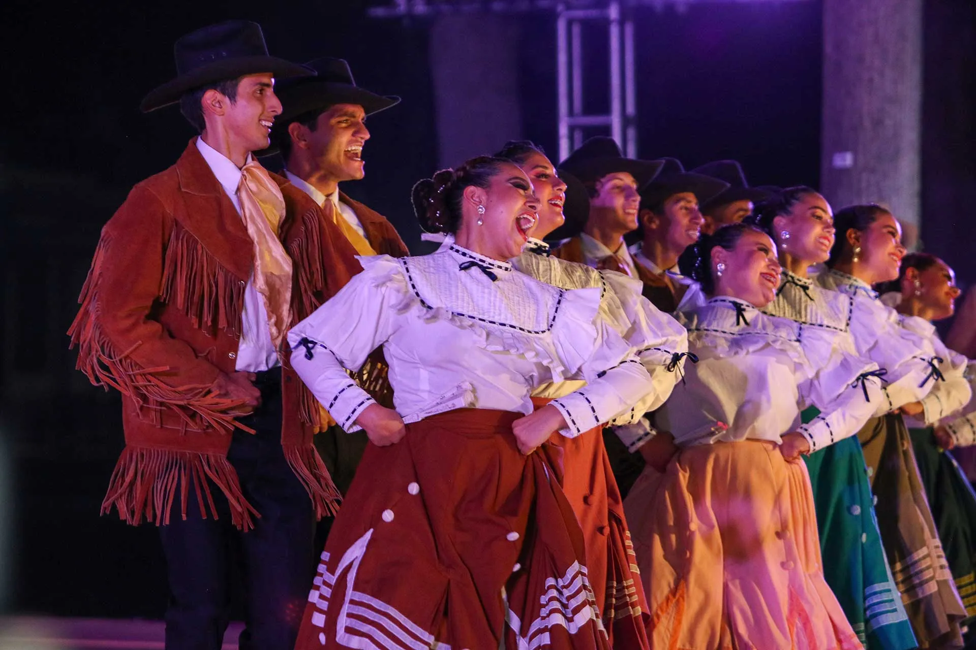 Espectáculo de baile folclórico Sueño Norteño fue presentado en el Tec Guadalajara.
